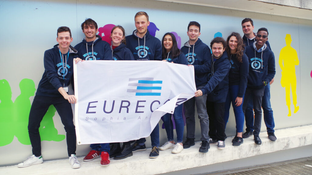 EURECOM-Eleves-drapeau